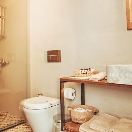 Gaia Bazaar Hotel *